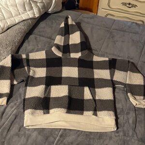 American Eagle Outfitters Black and Cream Plaid Sweater